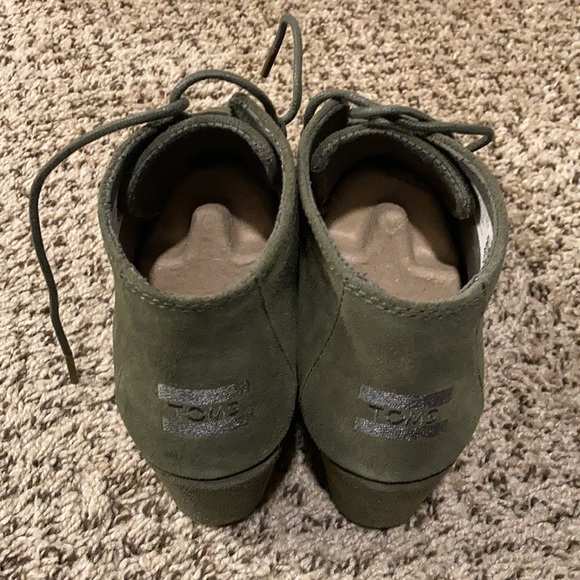 Toms Wedges Perfect Condition - Picture 2 of 7
